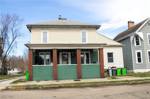 307 W 3rd St, Uhrichsville, OH, 44683-2012 | Card Image