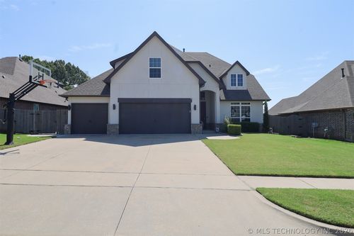 1609 E Pasadena St, Broken Arrow, OK, 74011-5105 | Card Image