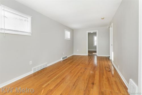 1216 Cherokee Ave, Royal Oak, MI, 48067-3385 | Card Image