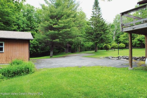 105 Cross Rd, Windham, NY, 12496-5460 | Card Image