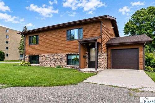 303 S Main St, Lake Crystal, MN, 56055-2118 | Card Image
