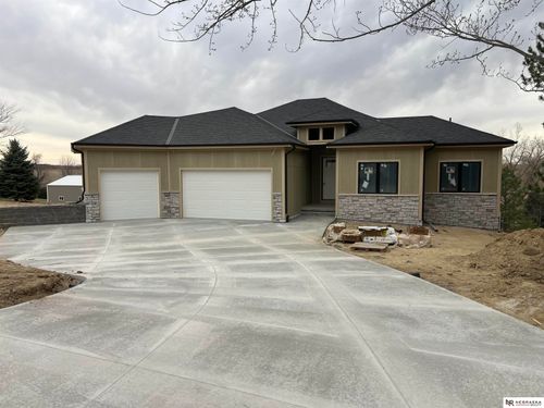 18400 Nicholas Rd, Plattsmouth, NE, 68048-7342 | Card Image