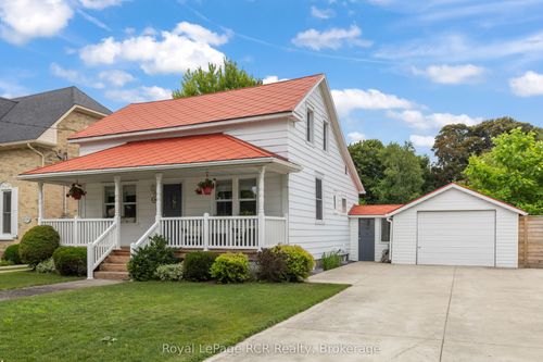 40 Grosvenor St S, Southampton, ON, N0H2L0 | Card Image