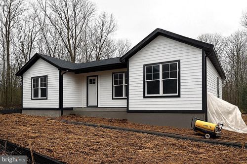 49 Poplar Ln, COLONIAL BEACH, VA, 22443-3801 | Card Image