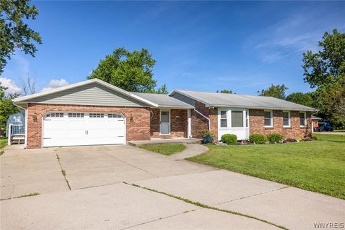 152 Stony Rd, Lancaster, NY, 14086-1517 | Card Image
