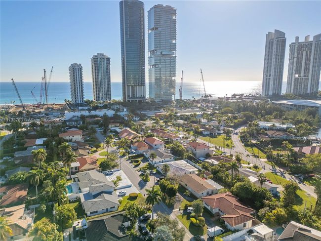 300 187 Th St, House other with 3 bedrooms, 2 bathrooms and null parking in Sunny Isles Beach FL | Image 41