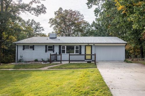 2006 Lambert Dr, Asheboro, NC, 27205-7212 | Card Image