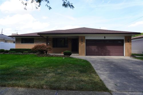 8115 Busch, Center Line, MI, 48015-1578 | Card Image