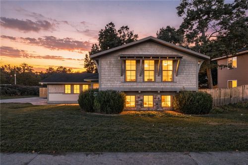 1009 Peak St, Cave Springs, AR, 72718-7110 | Card Image