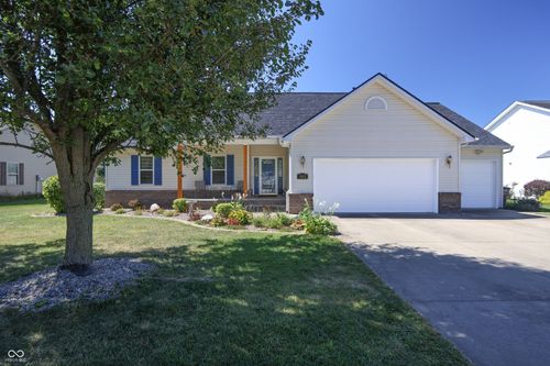 6115 Prairie Stream Way, Columbus, IN, 47203-9047 | Card Image