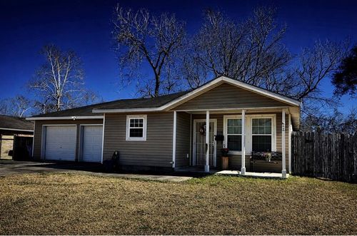 708 E 6th St, Sweeny, TX, 77480-1920 | Card Image
