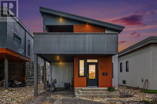 55 Arthur St, Perth, ON, K7H1N4 | Card Image