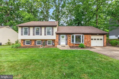 15786 Crocus Ln, DUMFRIES, VA, 22025-1817 | Card Image