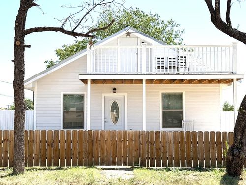 940 Austin St, Colorado City, TX, 79512-5228 | Card Image