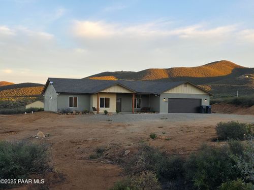 15963 E Valentine Ln, Dewey-Humboldt, AZ, 86327-4556 | Card Image