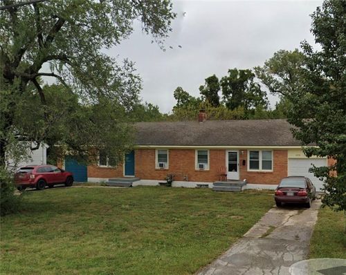 13729 Us Highway 71, Grandview, MO, 64030-3666 | Card Image