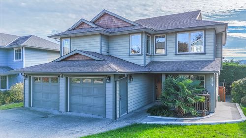 {{alt}} | Card Image