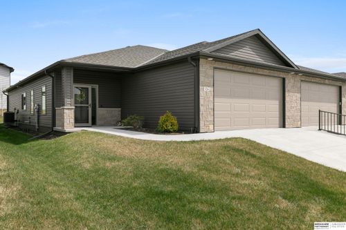 326 Deep Water Dr, Lincoln, NE, 68527-1858 | Card Image