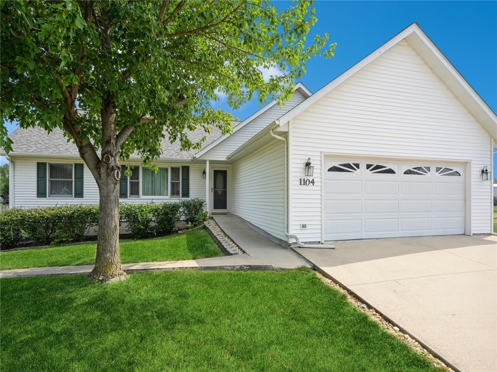 Jackson Pl, Indianola, IA 50125