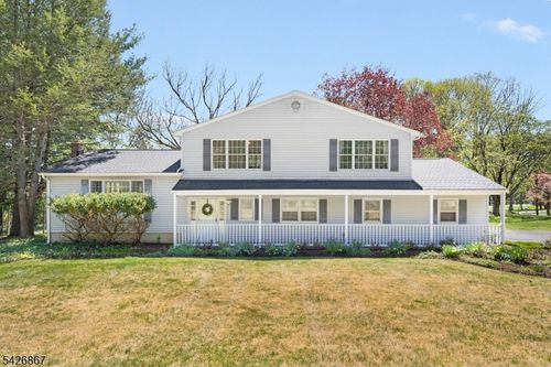 10 Babbitt Rd, Mendham, NJ, 07945-1802 | Card Image