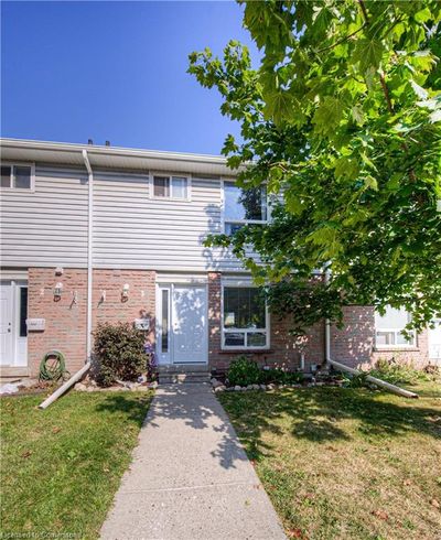 3 - 32 Mowat Blvd, Townhouse with 3 bedrooms, 2 bathrooms and 1 parking in Kitchener ON | Image 2