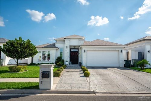2208 E 8th St, Mission, TX, 78572-9129 | Card Image