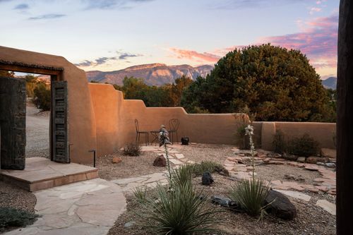 10 Calle Final, Placitas, NM, 87043-9214 | Card Image