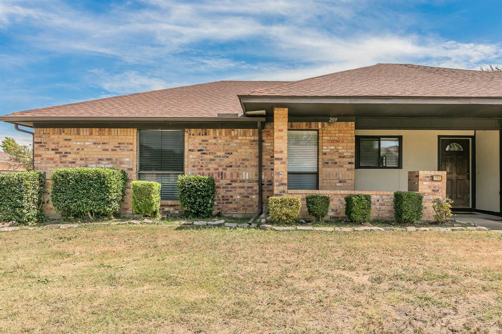 Amberway Ln, Garland, TX 75040
