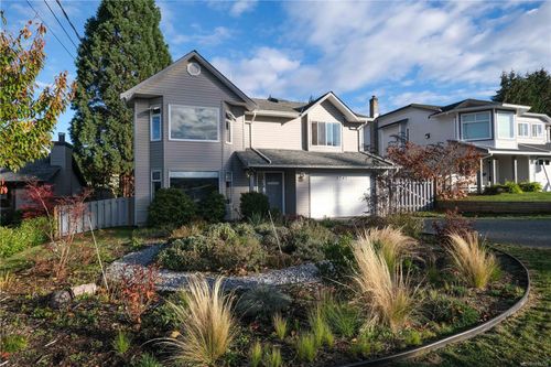 2741 Fairmile Rd, Campbell River, BC, V9W7L6 | Card Image