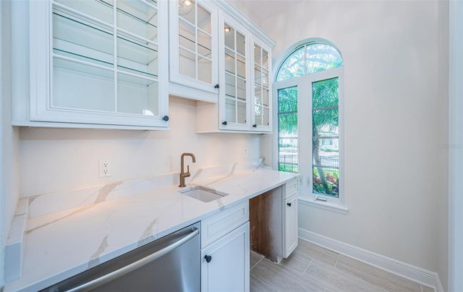 147 Bay Point Dr Ne, House other with 4 bedrooms, 4 bathrooms and null parking in St Petersburg FL | Image 36