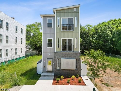 840 S 19th St, Newark, NJ, 07108-1110 | Card Image