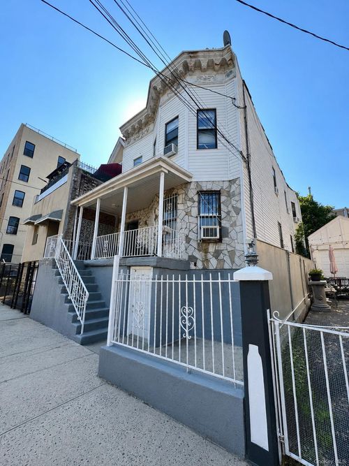 1819 Waterloo Pl, Bronx, NY, 10460-4705 | Card Image