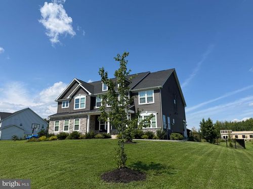 9812 Thoroughbred Rd, WARRENTON, VA, 20187-2618 | Card Image