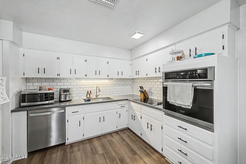 6107 W Keim Dr, Glendale, AZ, 85301-5009 | Card Image