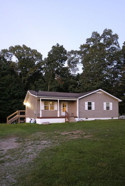 145 Michelle Ln, Winchester, TN, 37398-3678 | Card Image