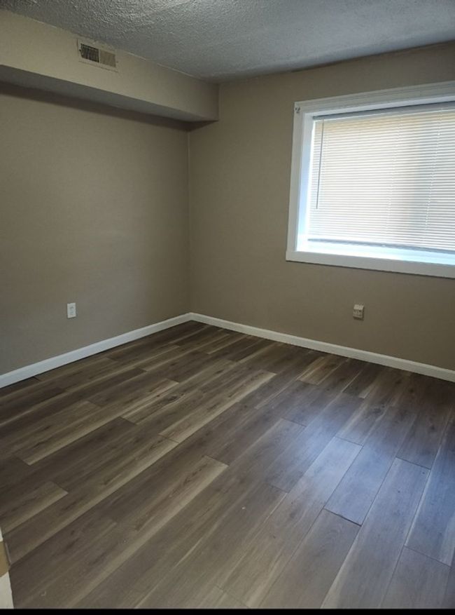 APT-3 - 92 Colonel Bell Dr, Condo with 2 bedrooms, 1 bathrooms and 2 parking in Brockton MA | Image 8