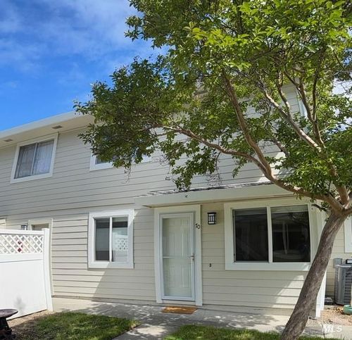 70 Los Padres Cir, Novato, CA, 94947-5267 | Card Image