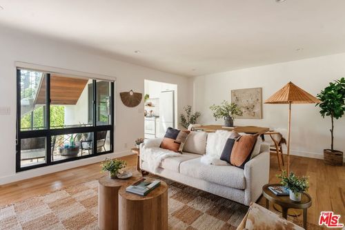 apt-2-1943 12th St, Santa Monica, CA, 90404-4647 | Card Image