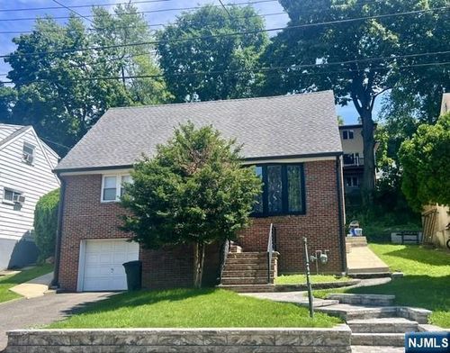 774 Ravenhill Pl, Ridgefield, NJ, 07657-1310 | Card Image