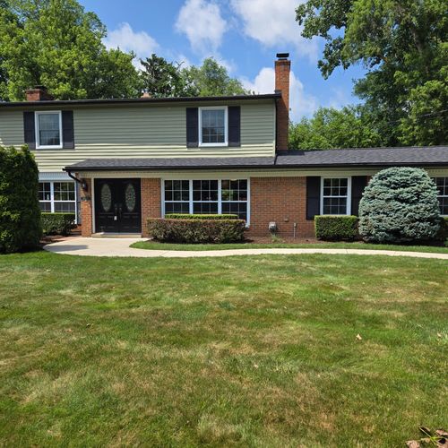 28221 Brandywine Rd, Farmington Hills, MI, 48334-3421 | Card Image