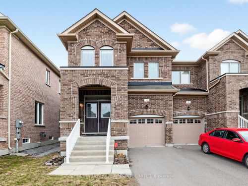 11 Constable St, Aurora, ON, L4G1B7 | Card Image