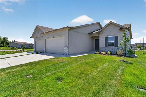 9468 Shady Bend Rd, Lenexa, KS, 66227-3015 | Card Image