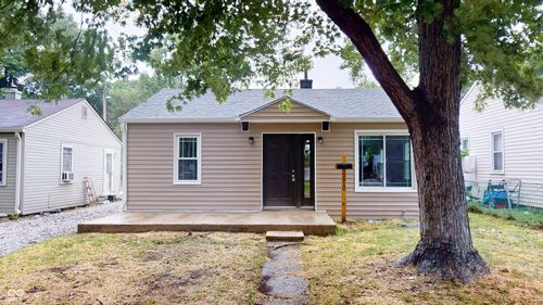 5810 Greenfield Ave, Indianapolis, IN, 46219-8128 | Card Image