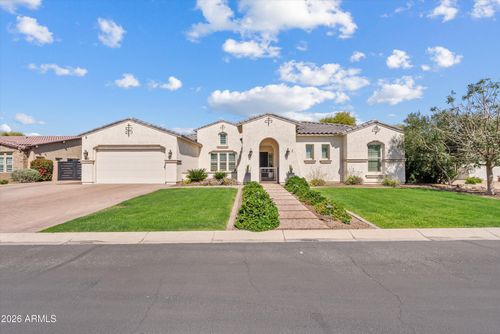 2562 E Clark Dr, Gilbert, AZ, 85297-6800 | Card Image