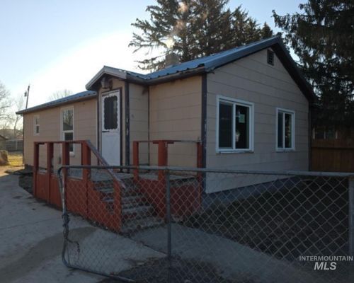 620 S Fillmore St, Jerome, ID, 83338-2835 | Card Image
