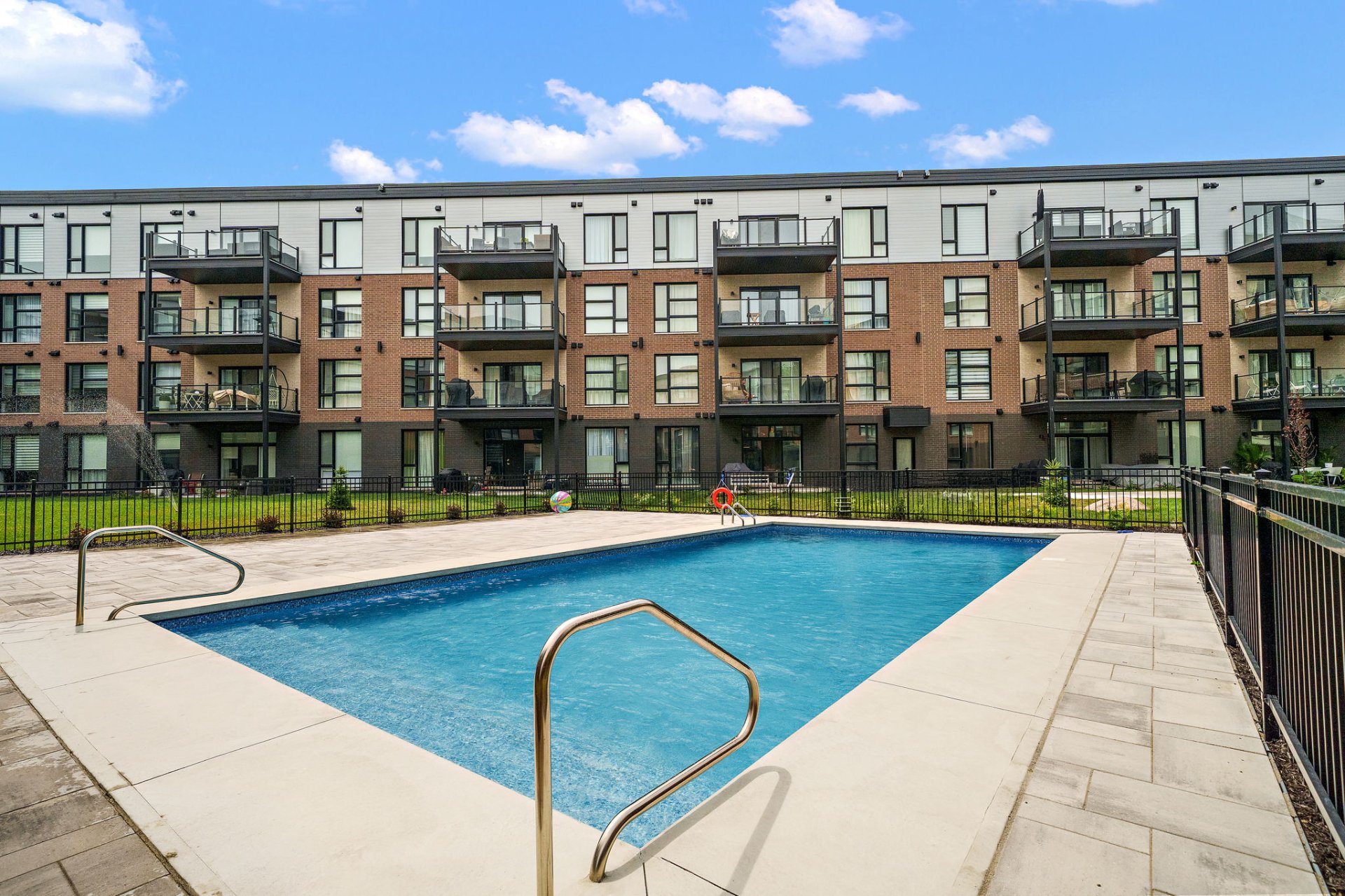 Residential Lease in Candiac 5