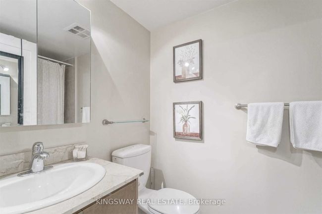 1502 - 20 Blue Jays Way, Condo with 3 bedrooms, 2 bathrooms and null parking in Toronto ON | Image 5