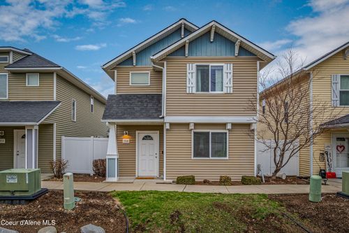 3324 E Garin Ct, Post Falls, ID, 83854-6185 | Card Image