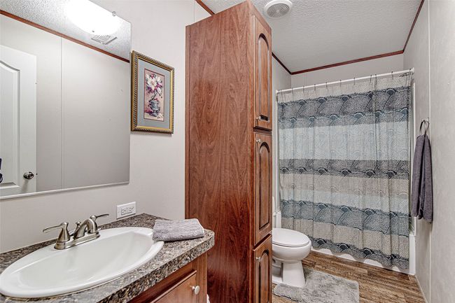 Main house - secondary bathroom | Image 17