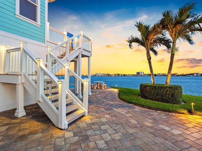 11000 8 Th St E, House other with 4 bedrooms, 5 bathrooms and null parking in Treasure Island FL | Image 67